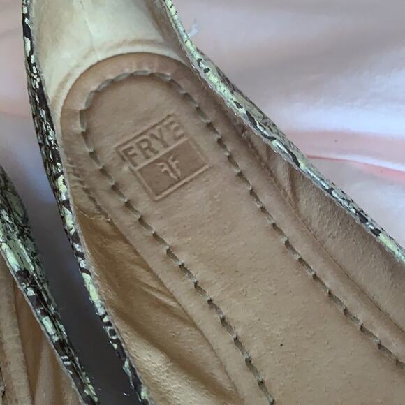 FRYE cream and silver crinkle CARSON BALLET flats - Picture 4 of 10